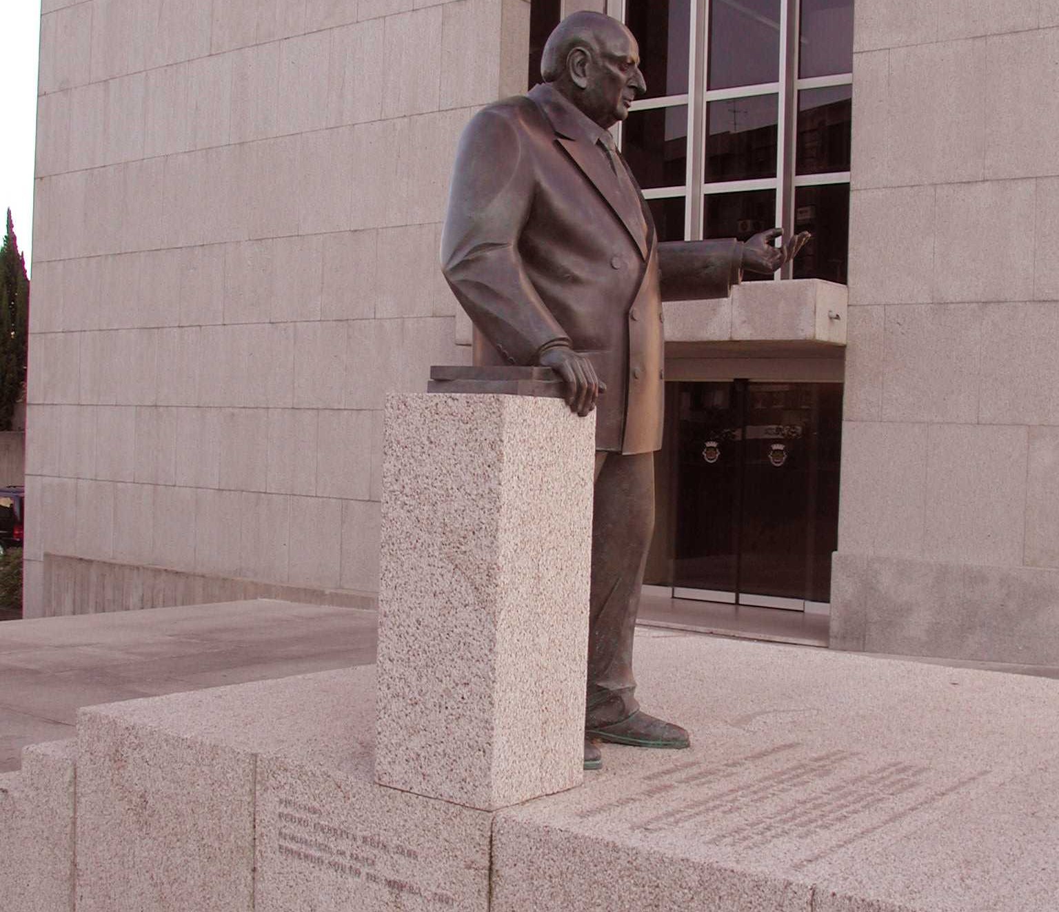 Estátua do Dr. José Vieira de Carvalho